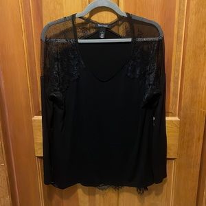 ⚪️🖤White House Black Market Women’s Black Lace Top